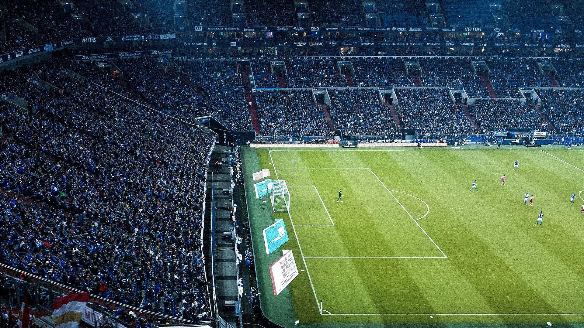 西甲积分风云，瓦伦西亚绝杀登顶，巴萨爆冷失利，皇马劣势仅毫厘